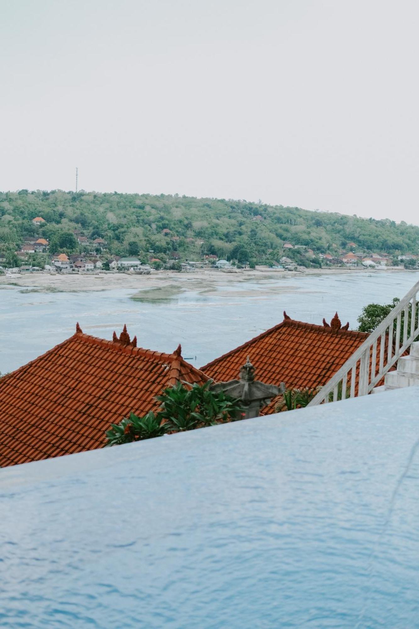Lanussa Hill Villa Nusa Lembongan  Exterior photo